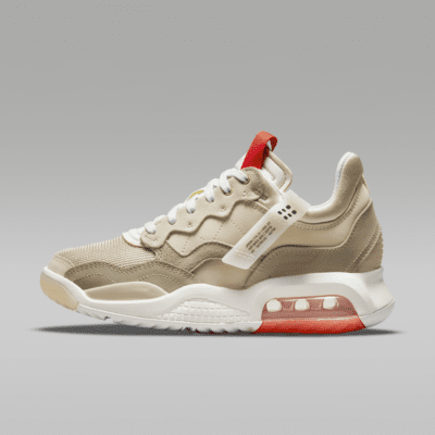 Jordan MA2 Women's Shoe. Nike IL